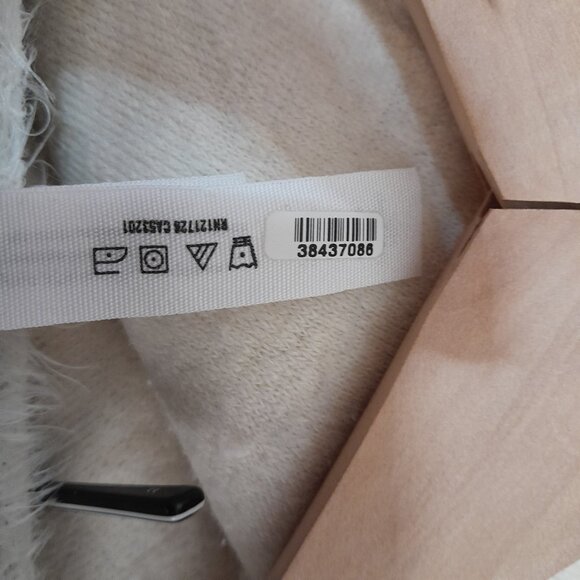 M - Bethany Mota Sweater - Picture 5 of 5